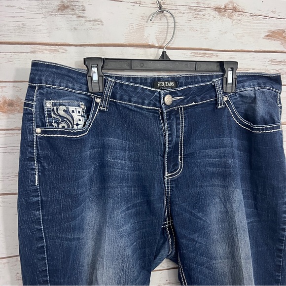 ZCO Jeans Dark Wash Embellished Pocket Denim Capris - Picture 2 of 4